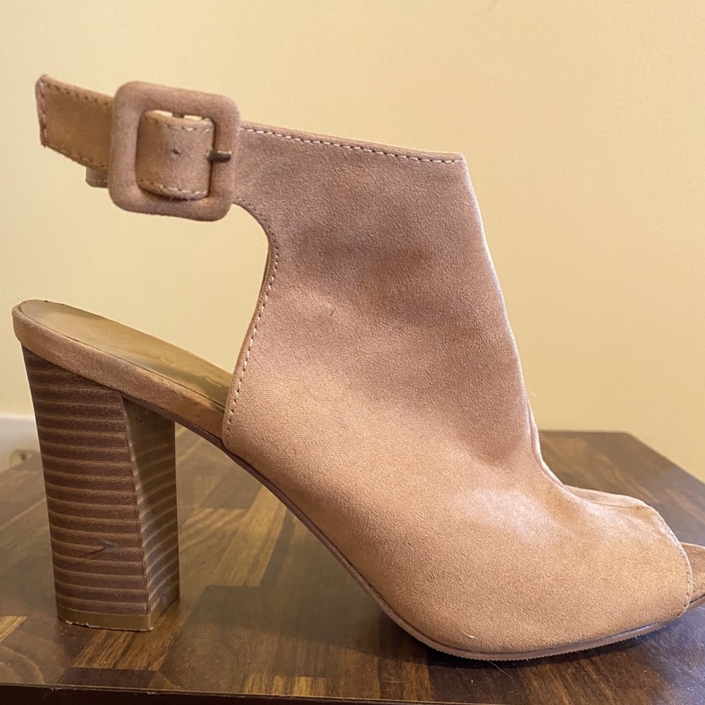 Madden girl Women’s size 8 “Brogann”